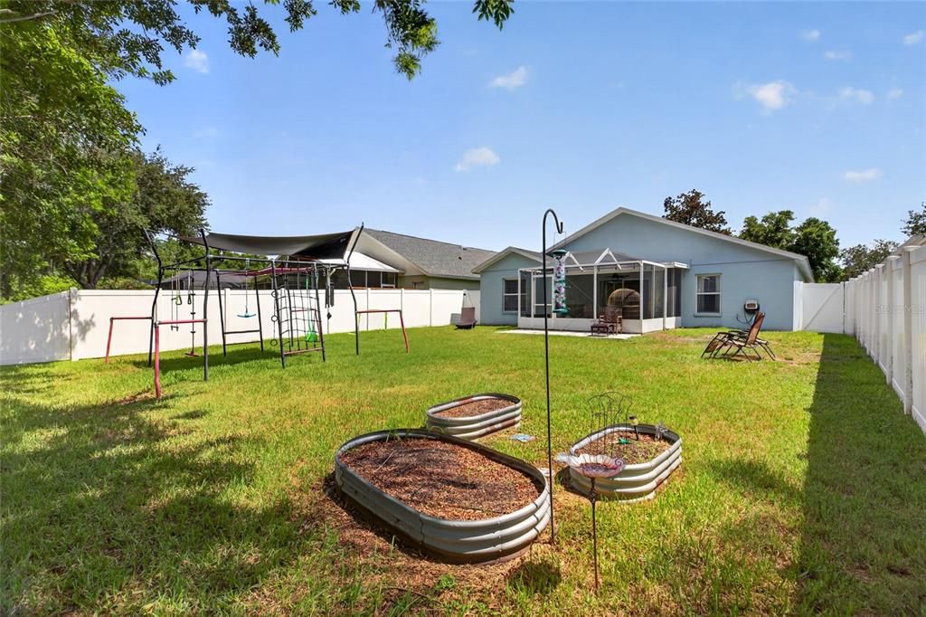 Под контрактом: $355,000 (3 спален, 2 ванн, 1537 Квадратных фут)