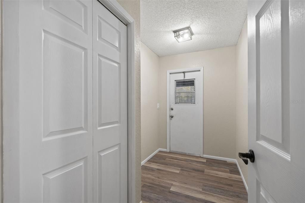 For Sale: $319,000 (2 beds, 2 baths, 1477 Square Feet)