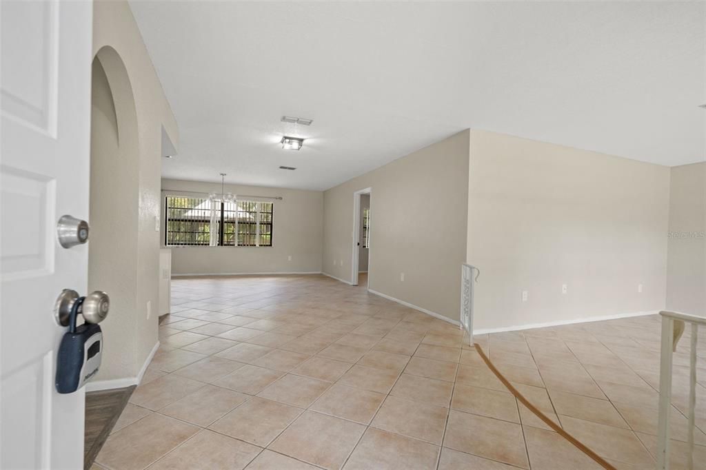For Sale: $319,000 (2 beds, 2 baths, 1477 Square Feet)