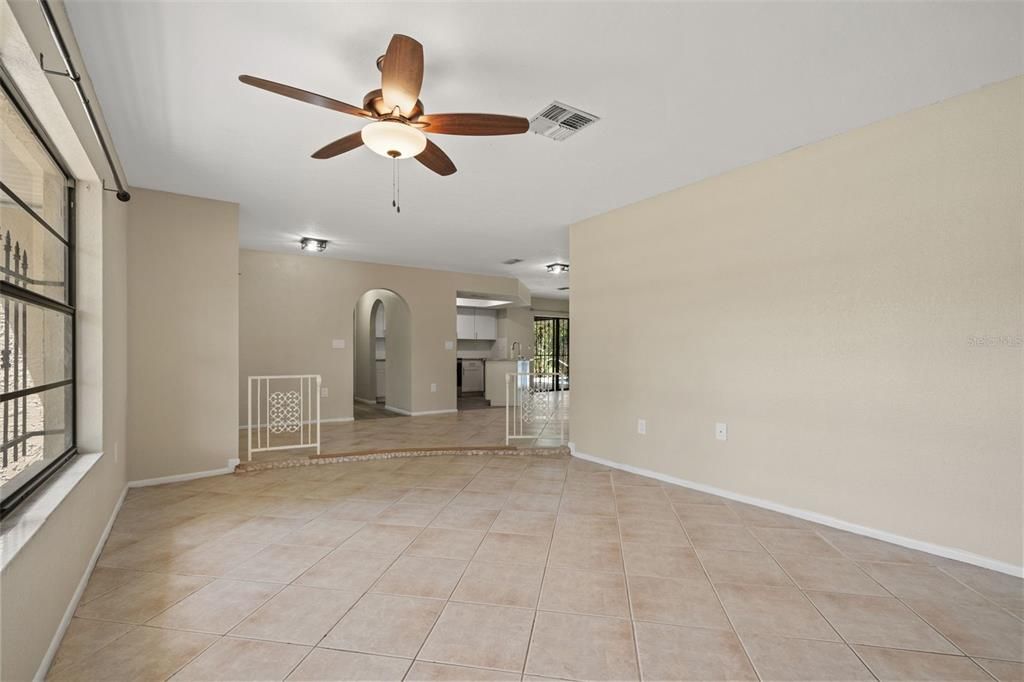 For Sale: $319,000 (2 beds, 2 baths, 1477 Square Feet)