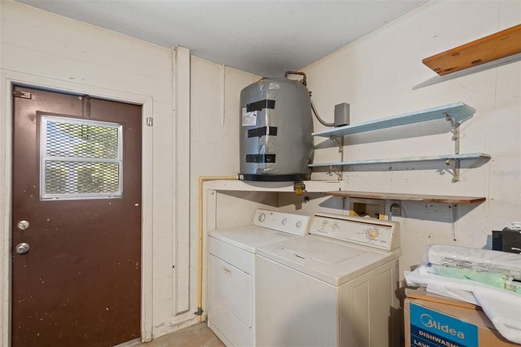 For Sale: $319,000 (2 beds, 2 baths, 1477 Square Feet)