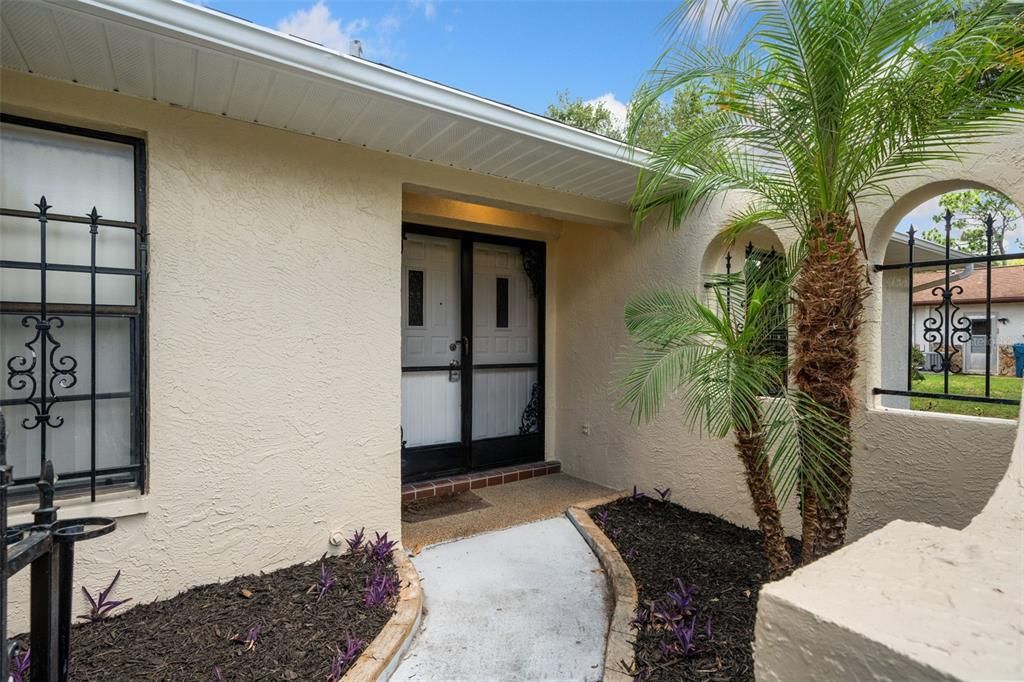 For Sale: $319,000 (2 beds, 2 baths, 1477 Square Feet)