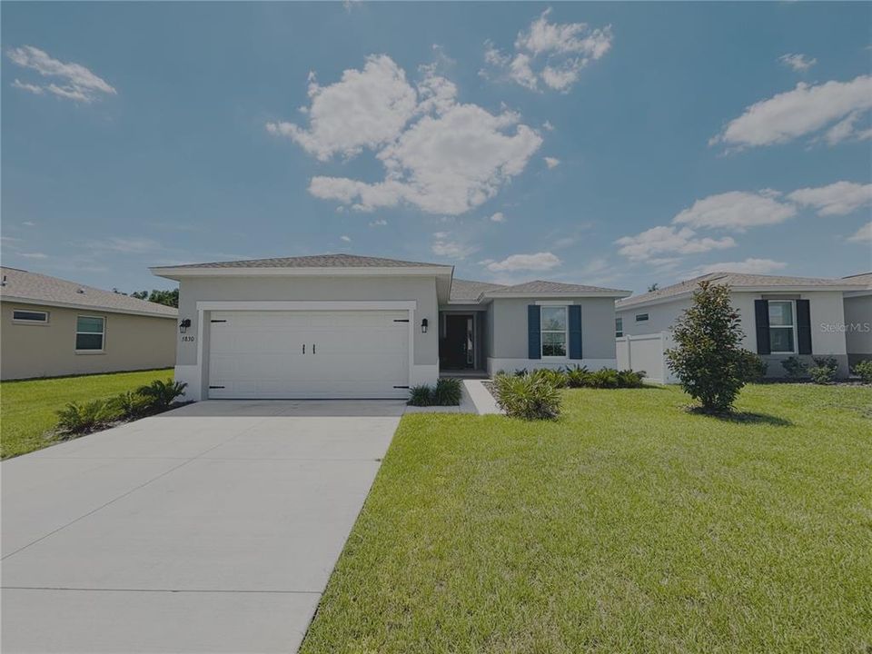 For Rent: $2,595 (4 beds, 3 baths, 2011 Square Feet)