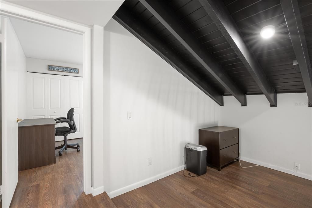 出租: $2,700 (4 贝兹, 2 浴室, 1585 平方英尺)