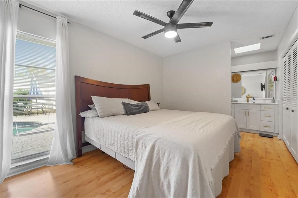 For Sale: $468,000 (4 beds, 2 baths, 1645 Square Feet)