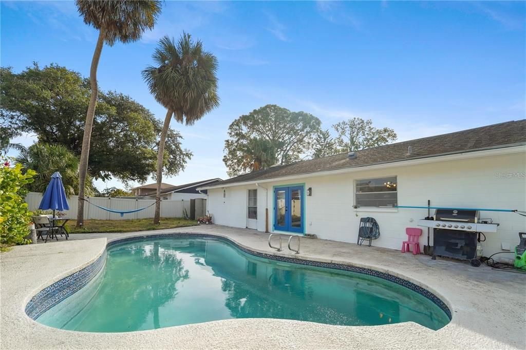 For Sale: $468,000 (4 beds, 2 baths, 1645 Square Feet)