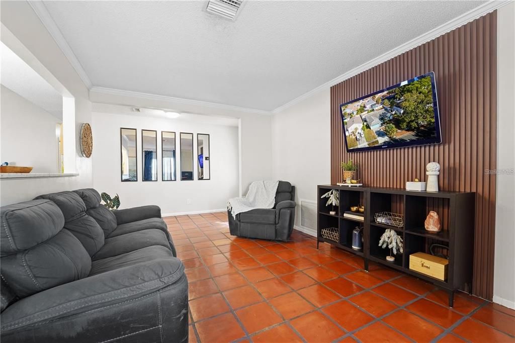 For Sale: $468,000 (4 beds, 2 baths, 1645 Square Feet)