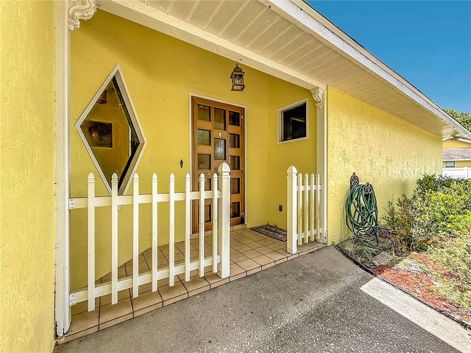 For Sale: $350,000 (2 beds, 2 baths, 1607 Square Feet)