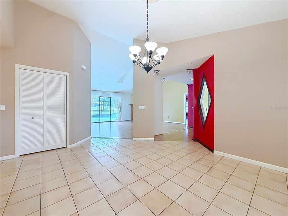 For Sale: $350,000 (2 beds, 2 baths, 1607 Square Feet)