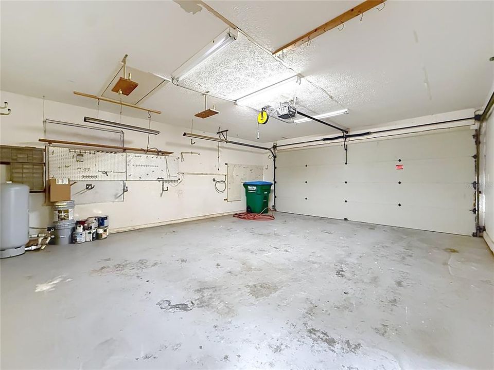 For Sale: $350,000 (2 beds, 2 baths, 1607 Square Feet)