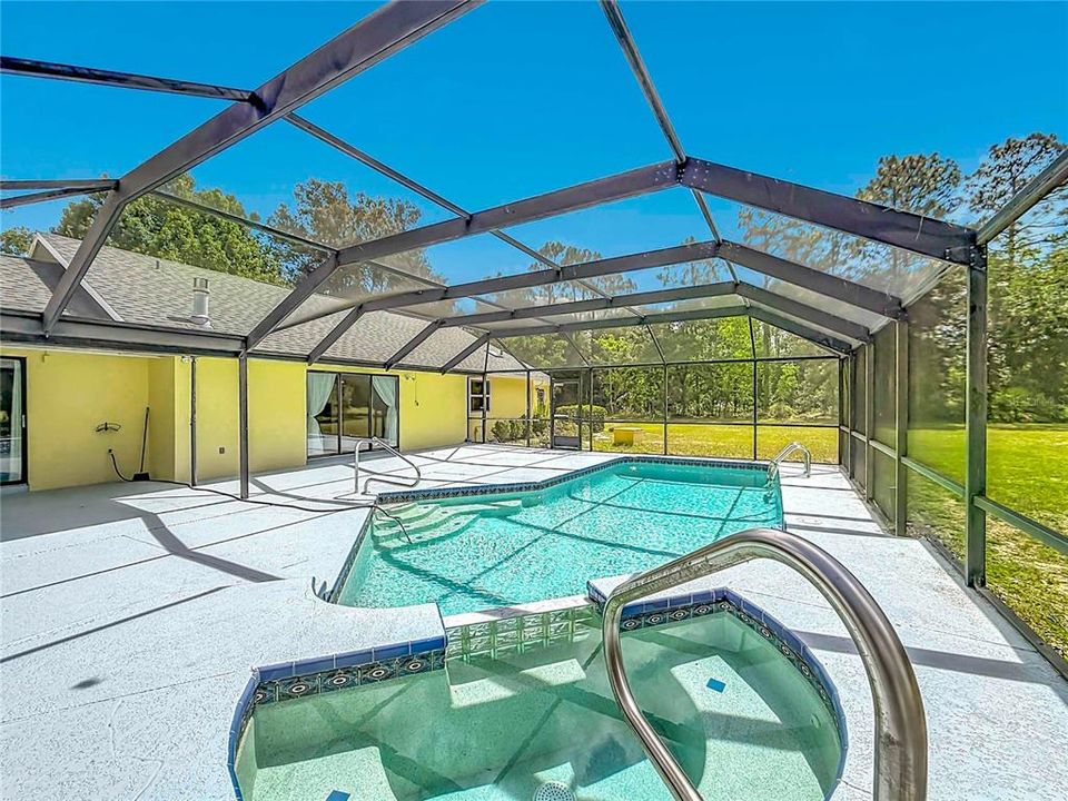For Sale: $350,000 (2 beds, 2 baths, 1607 Square Feet)