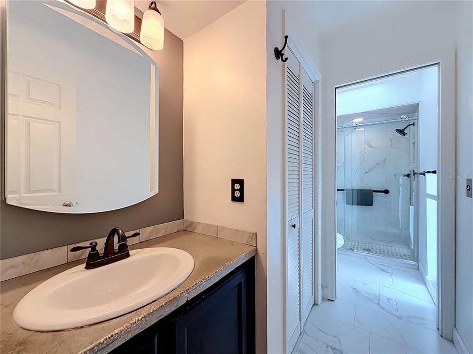 For Sale: $350,000 (2 beds, 2 baths, 1607 Square Feet)