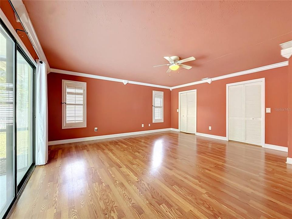 For Sale: $350,000 (2 beds, 2 baths, 1607 Square Feet)