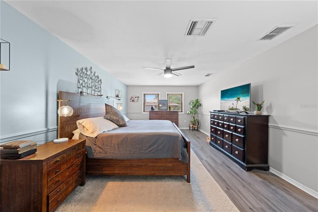 For Sale: $699,000 (4 beds, 2 baths, 2501 Square Feet)