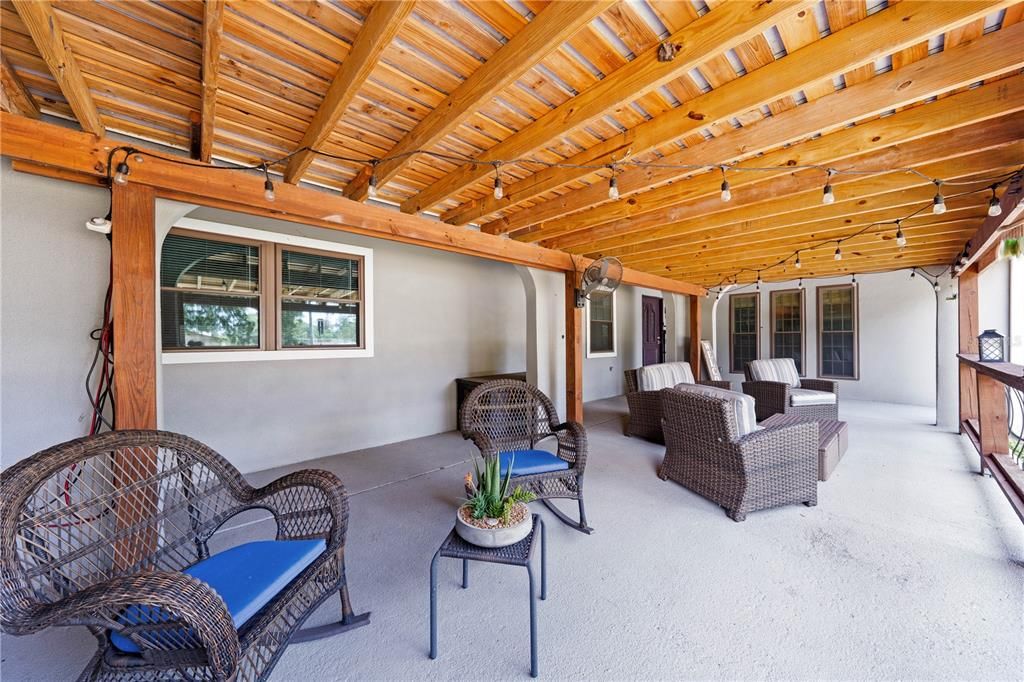 For Sale: $699,000 (4 beds, 2 baths, 2501 Square Feet)