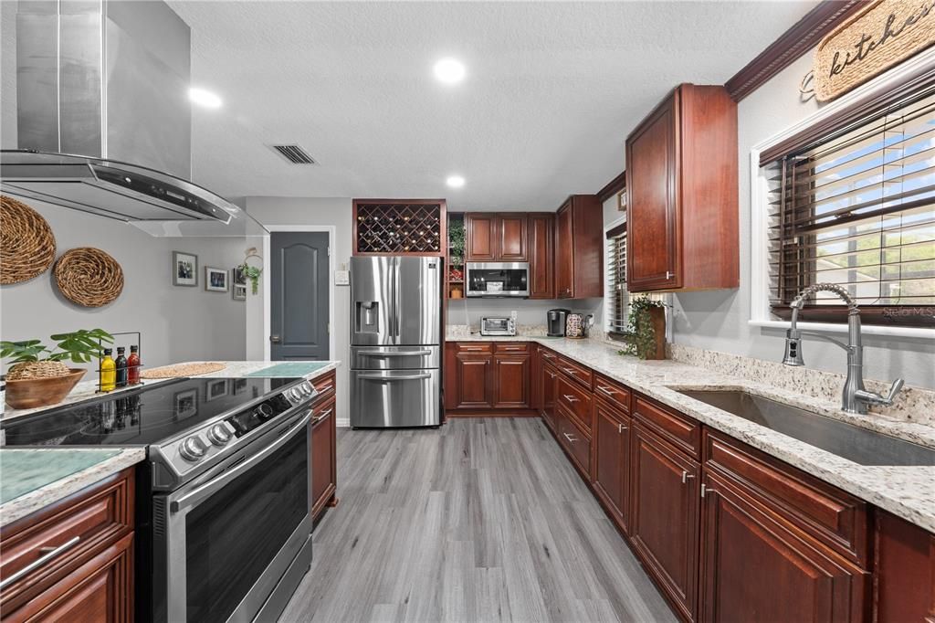 For Sale: $699,000 (4 beds, 2 baths, 2501 Square Feet)