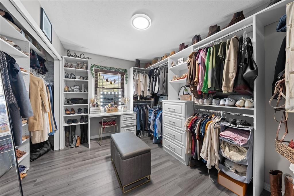 For Sale: $699,000 (4 beds, 2 baths, 2501 Square Feet)