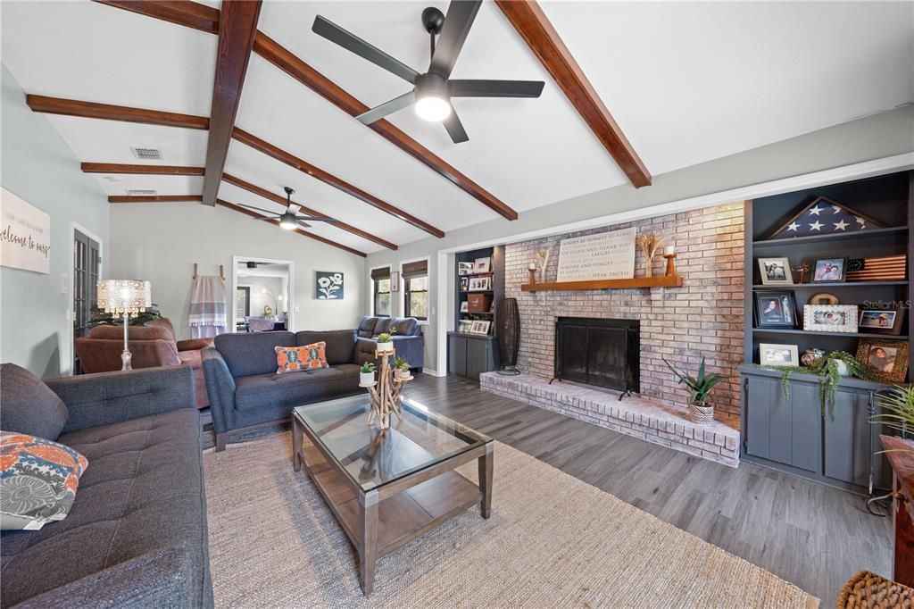 For Sale: $699,000 (4 beds, 2 baths, 2501 Square Feet)