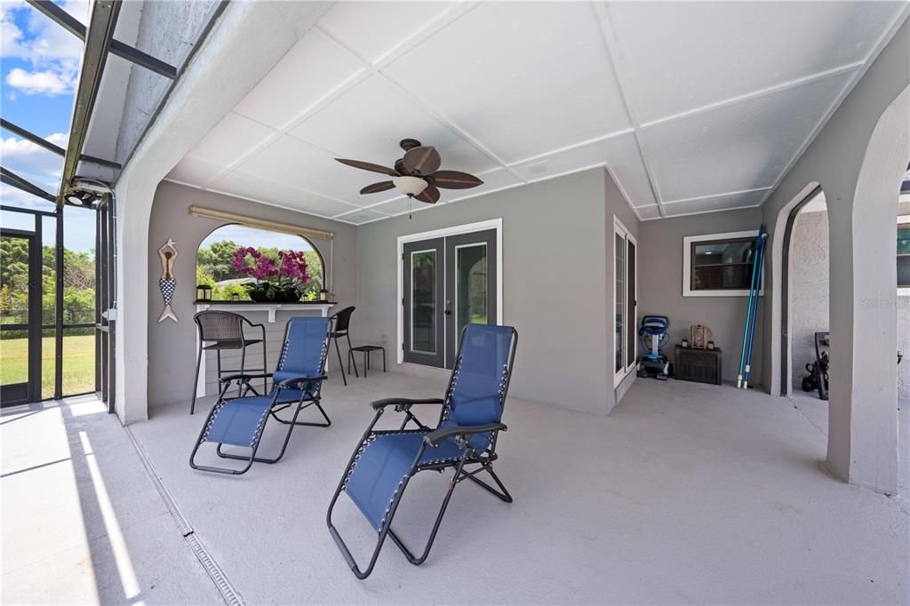 For Sale: $699,000 (4 beds, 2 baths, 2501 Square Feet)