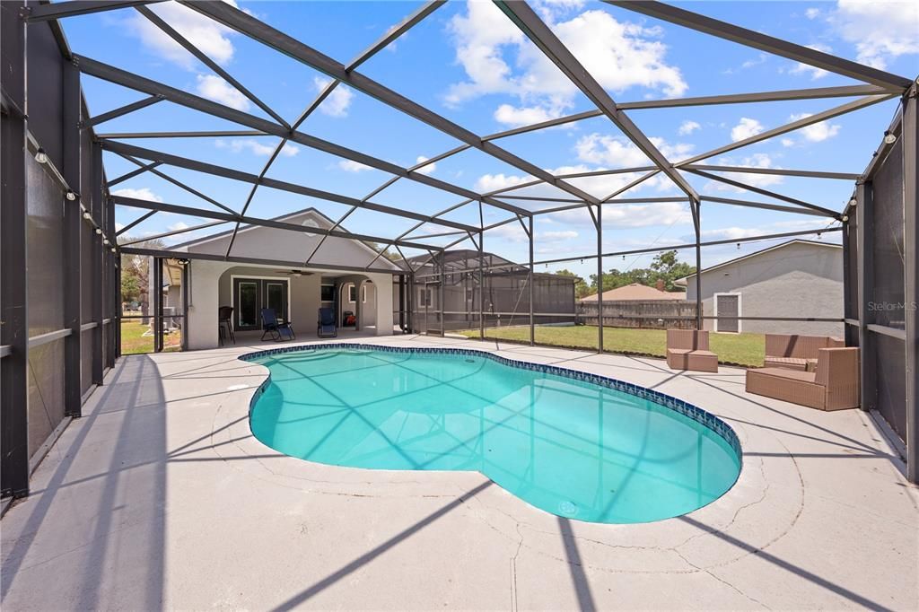 For Sale: $699,000 (4 beds, 2 baths, 2501 Square Feet)