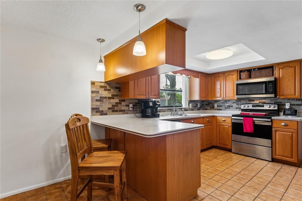 На продажу: $349,000 (3 спален, 2 ванн, 1744 Квадратных фут)