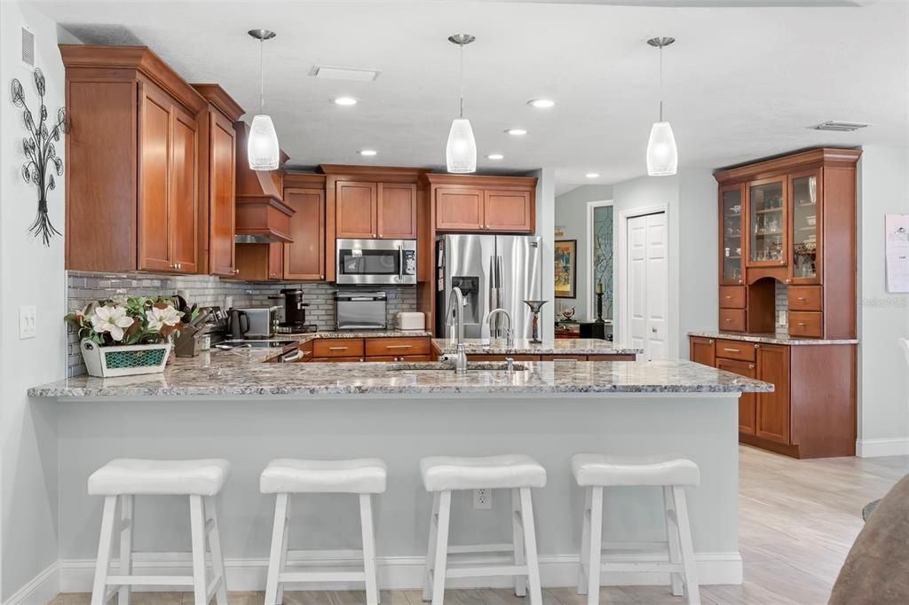 For Sale: $875,000 (4 beds, 3 baths, 2782 Square Feet)
