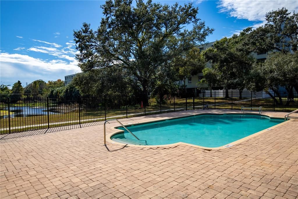 For Sale: $169,000 (2 beds, 2 baths, 1160 Square Feet)