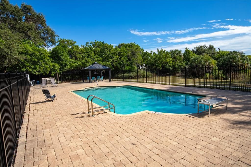 For Sale: $169,000 (2 beds, 2 baths, 1160 Square Feet)