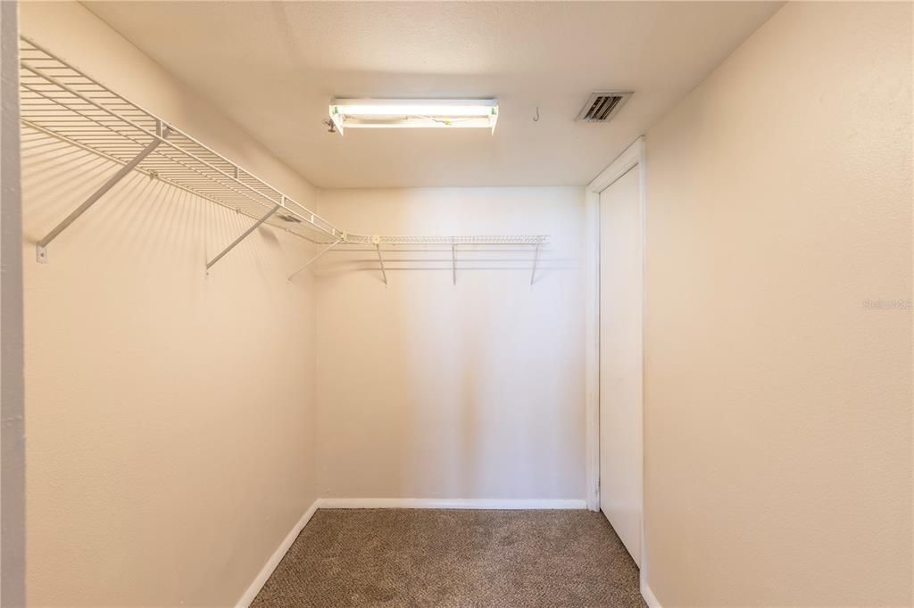 For Sale: $169,000 (2 beds, 2 baths, 1160 Square Feet)