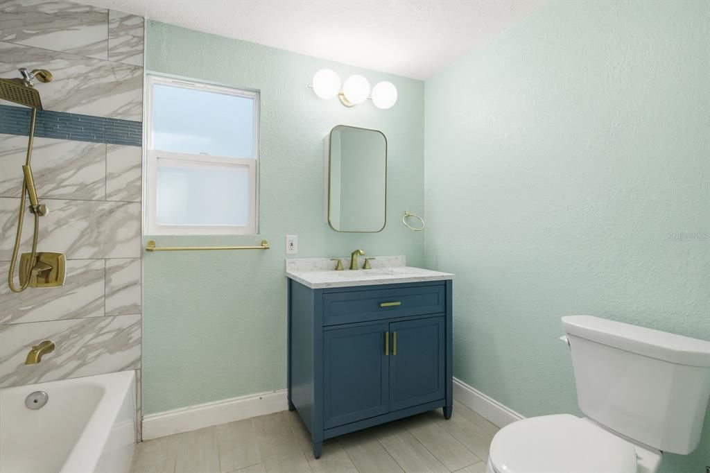 For Sale: $400,000 (3 beds, 2 baths, 1433 Square Feet)