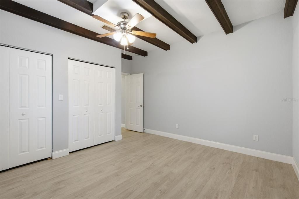 For Sale: $400,000 (3 beds, 2 baths, 1433 Square Feet)