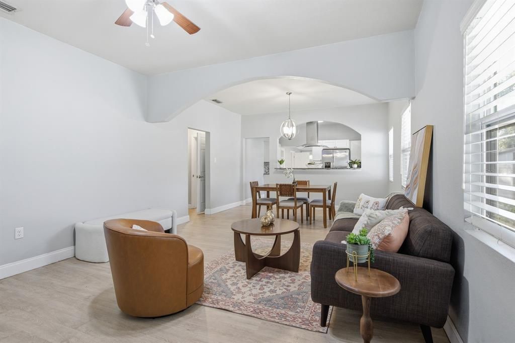 For Sale: $400,000 (3 beds, 2 baths, 1433 Square Feet)