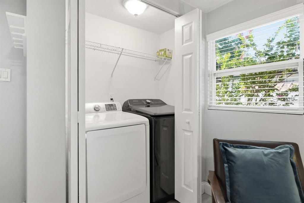 For Sale: $400,000 (3 beds, 2 baths, 1433 Square Feet)