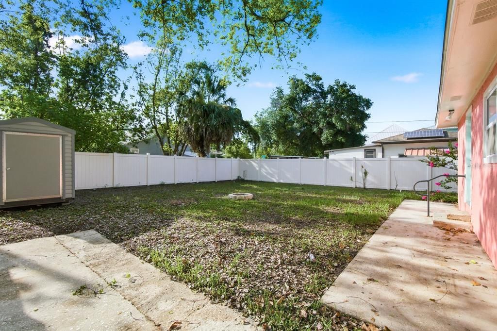 For Sale: $400,000 (3 beds, 2 baths, 1433 Square Feet)