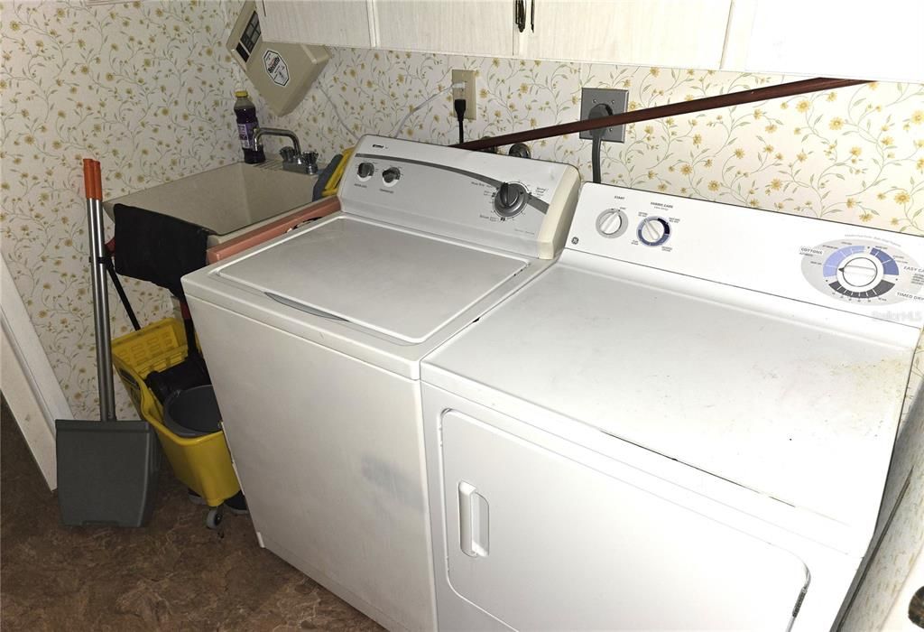 На продажу: $245,000 (3 спален, 2 ванн, 1924 Квадратных фут)