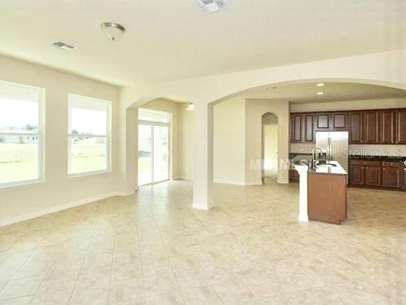 В аренду: $4,495 (8 спален, 4 ванн, 5107 Квадратных фут)