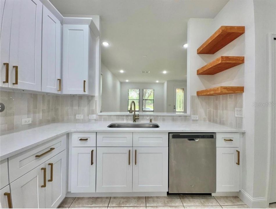 For Rent: $2,970 (4 beds, 2 baths, 2419 Square Feet)