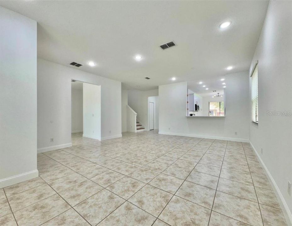 For Rent: $2,970 (4 beds, 2 baths, 2419 Square Feet)