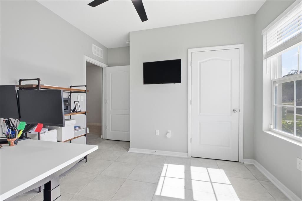 For Sale: $399,900 (4 beds, 2 baths, 1846 Square Feet)