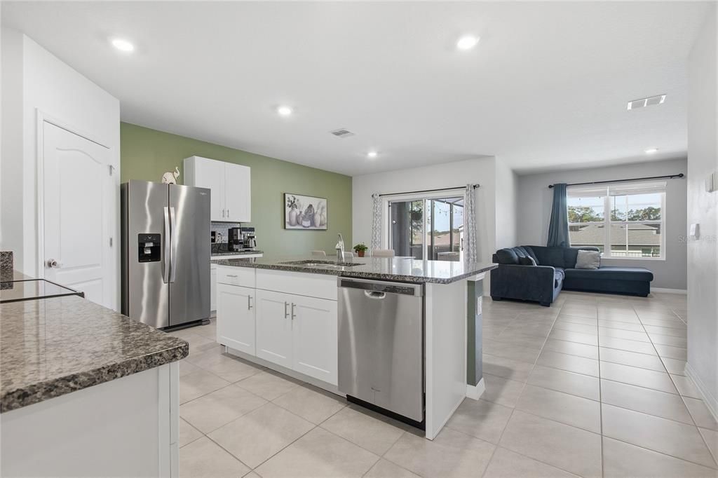 For Sale: $399,900 (4 beds, 2 baths, 1846 Square Feet)