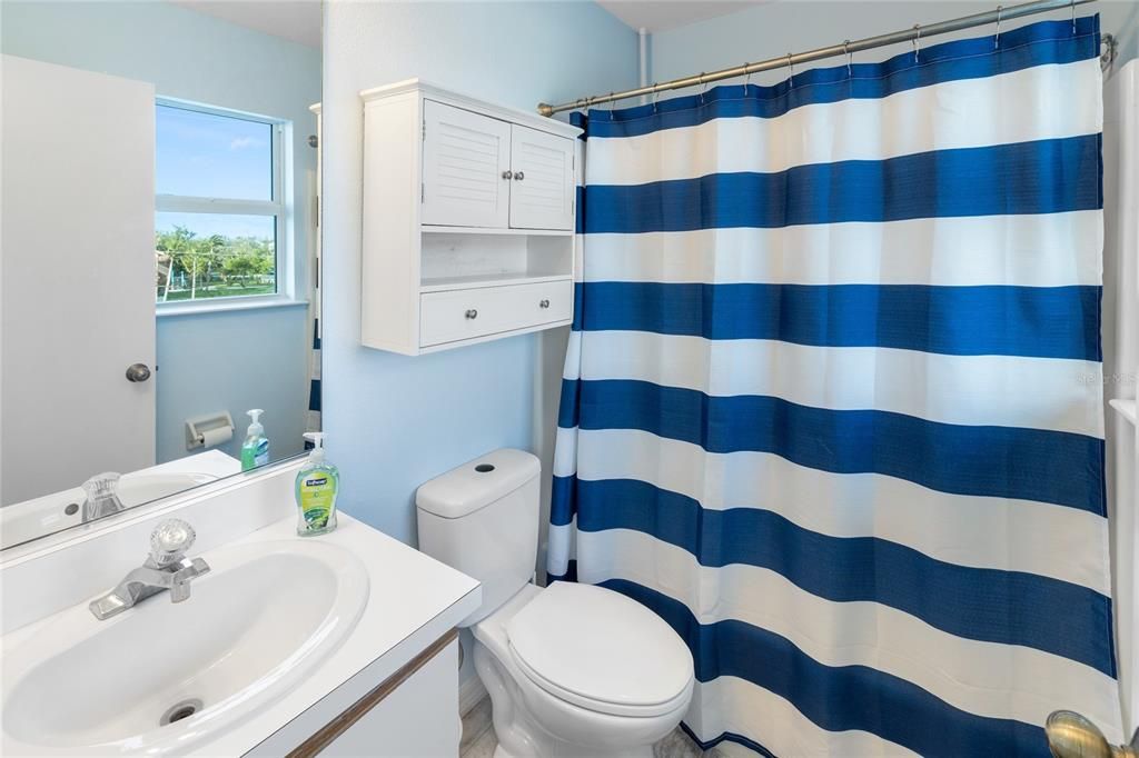 For Sale: $415,000 (3 beds, 2 baths, 946 Square Feet)