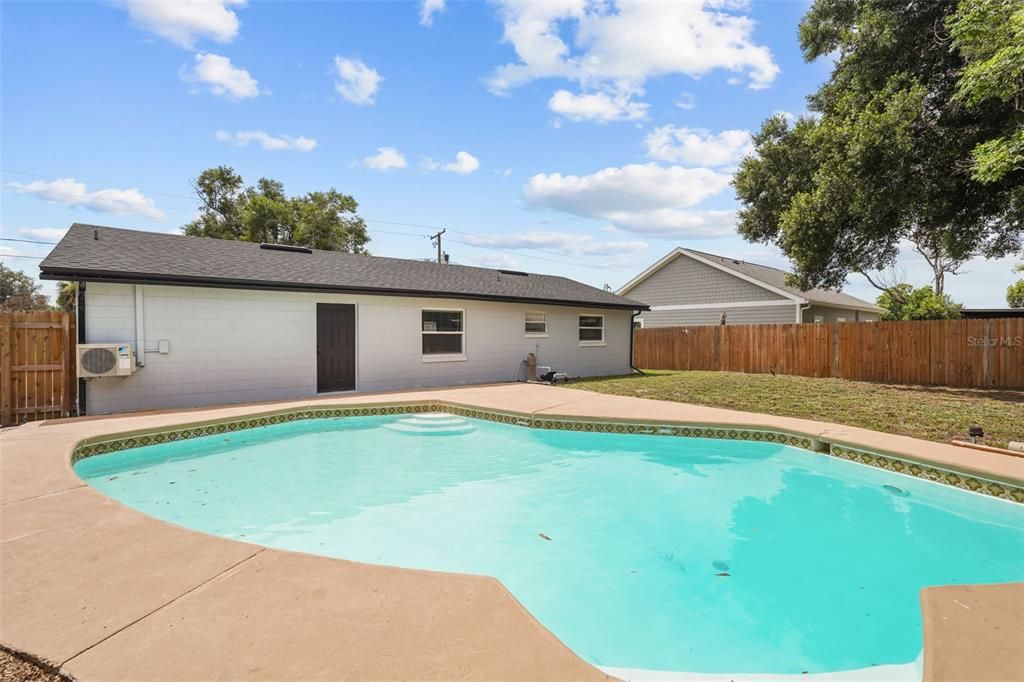For Sale: $289,900 (4 beds, 2 baths, 1476 Square Feet)