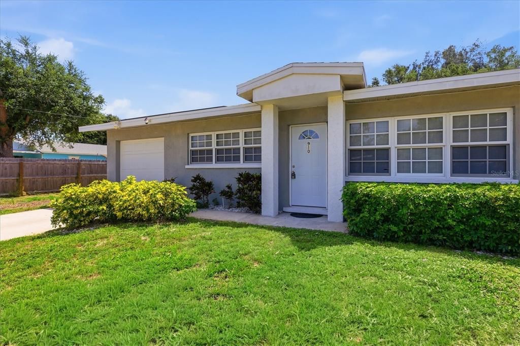 En Venta: $297,000 (2 camas, 2 baños, 1176 Pies cuadrados)