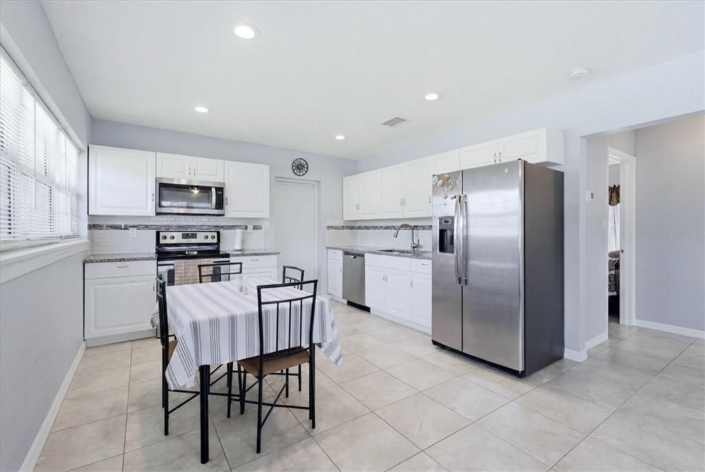 En Venta: $297,000 (2 camas, 2 baños, 1176 Pies cuadrados)