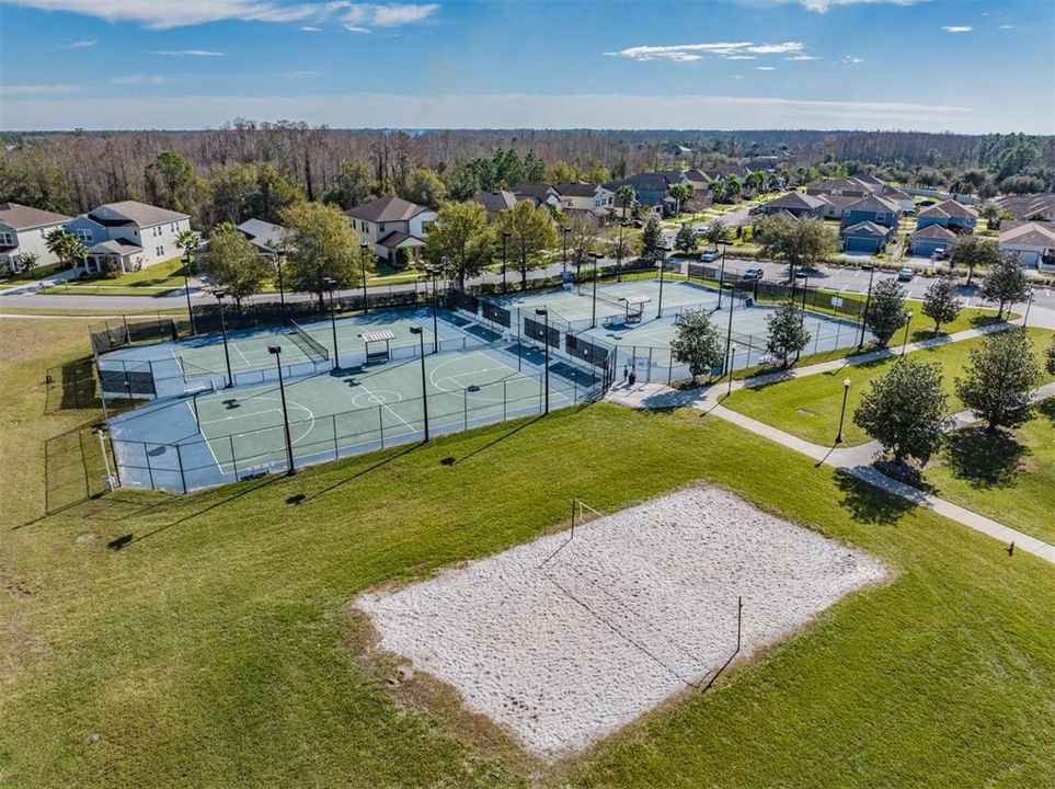 En Venta: $439,000 (4 camas, 2 baños, 2366 Pies cuadrados)
