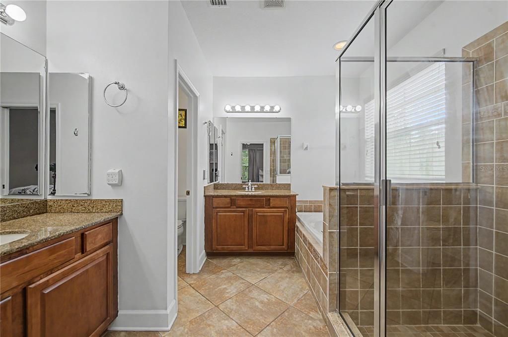 En Venta: $439,000 (4 camas, 2 baños, 2366 Pies cuadrados)