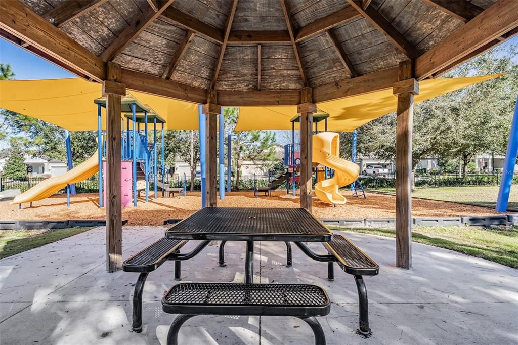 En Venta: $439,000 (4 camas, 2 baños, 2366 Pies cuadrados)