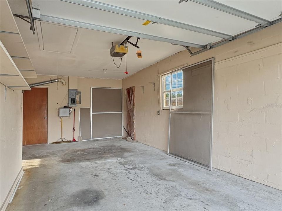 For Sale: $299,000 (3 beds, 2 baths, 1469 Square Feet)
