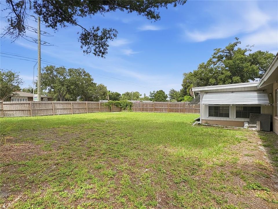 For Sale: $299,000 (3 beds, 2 baths, 1469 Square Feet)
