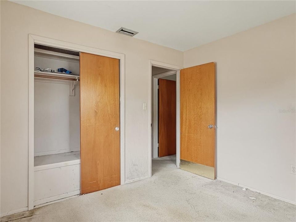 For Sale: $299,000 (3 beds, 2 baths, 1469 Square Feet)